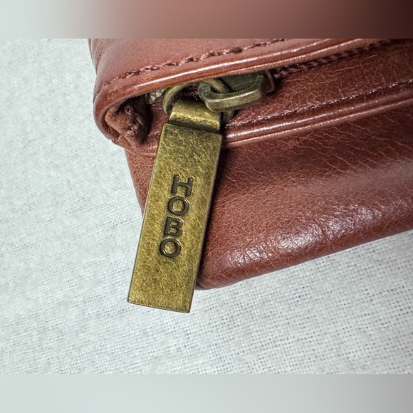 Vintage HOBO International Chestnut Brown Leather Clutch Handbag - Picture 8 of 10